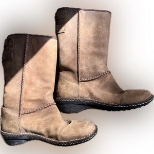 UGG Haywell Brown Leather Winter Boots. Size 7